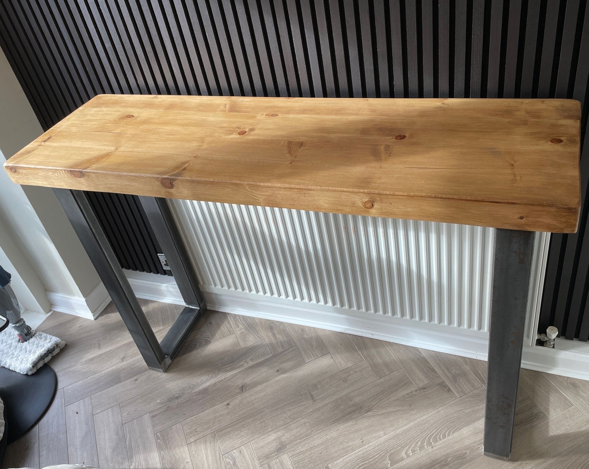 Chunky & Sturdy Breakfast Bar